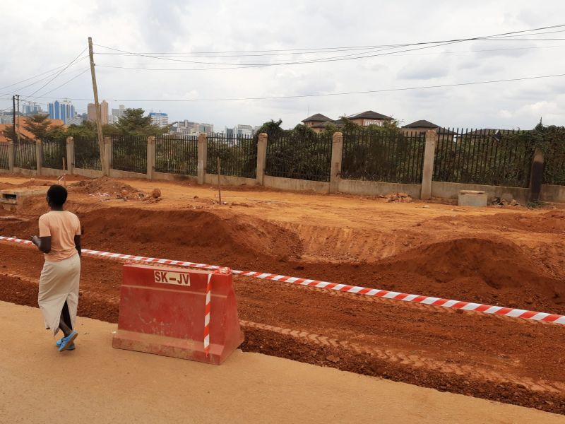Zahllose Baustellen verdeutlichen in Kampala den Wandel.